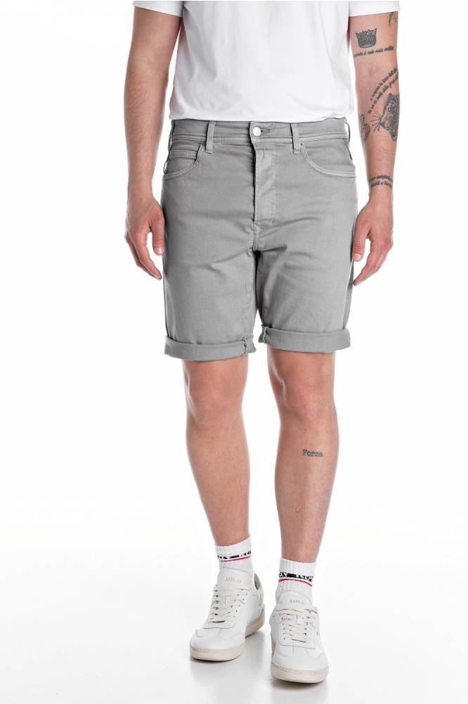 SHORT MA981Y 000 8488780 214